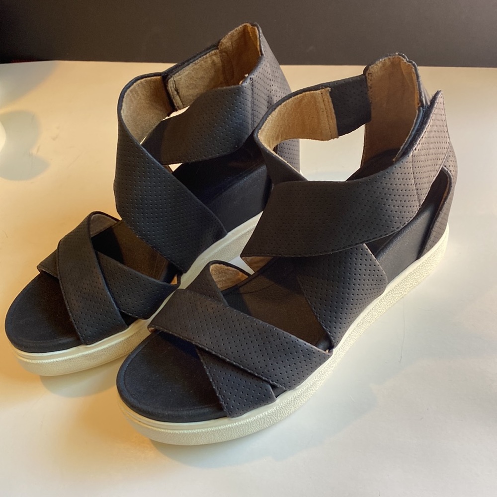 Dr Scholl’s sandals shoes Velcro criss cross